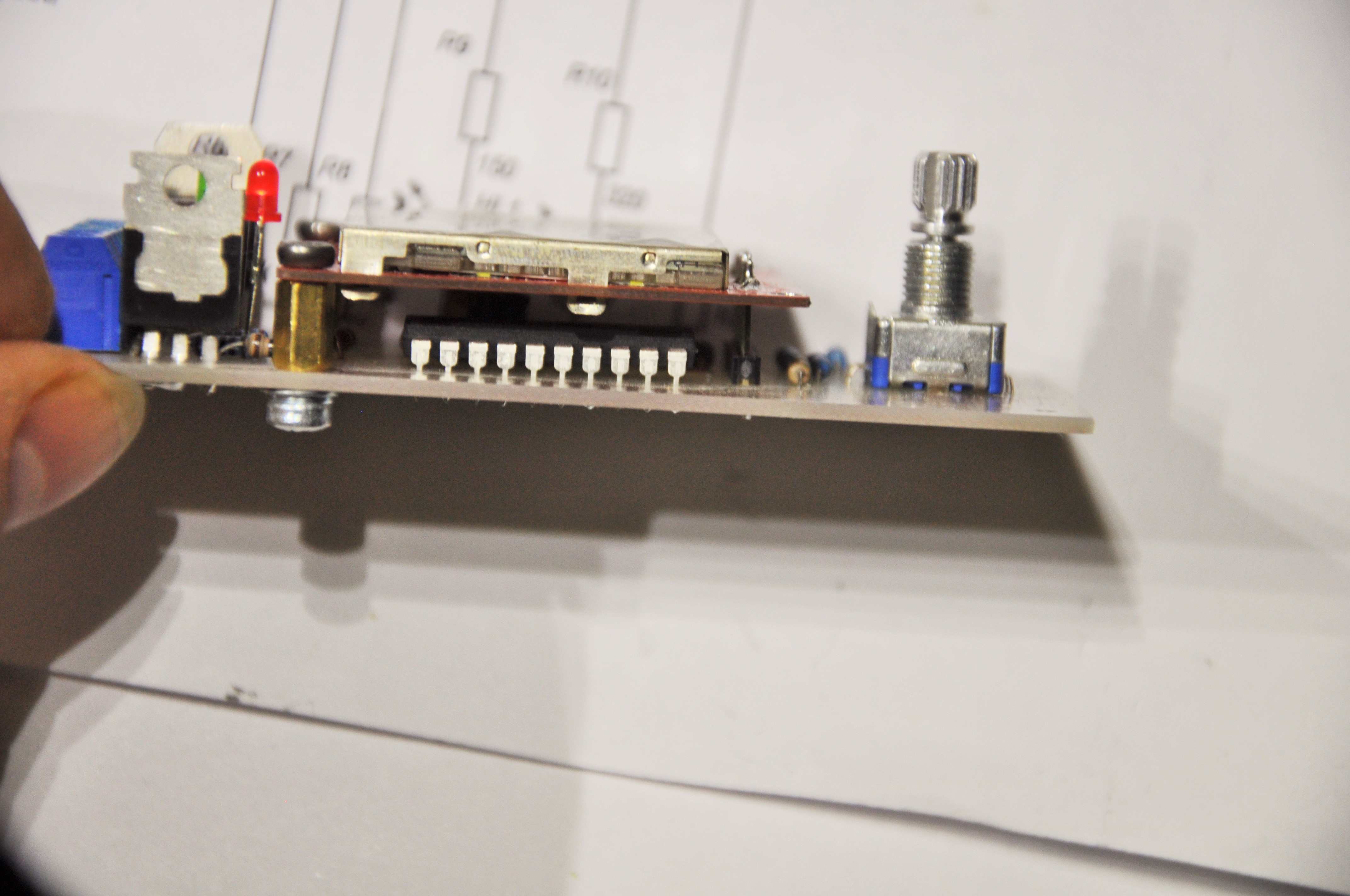 Внешний вид с боку