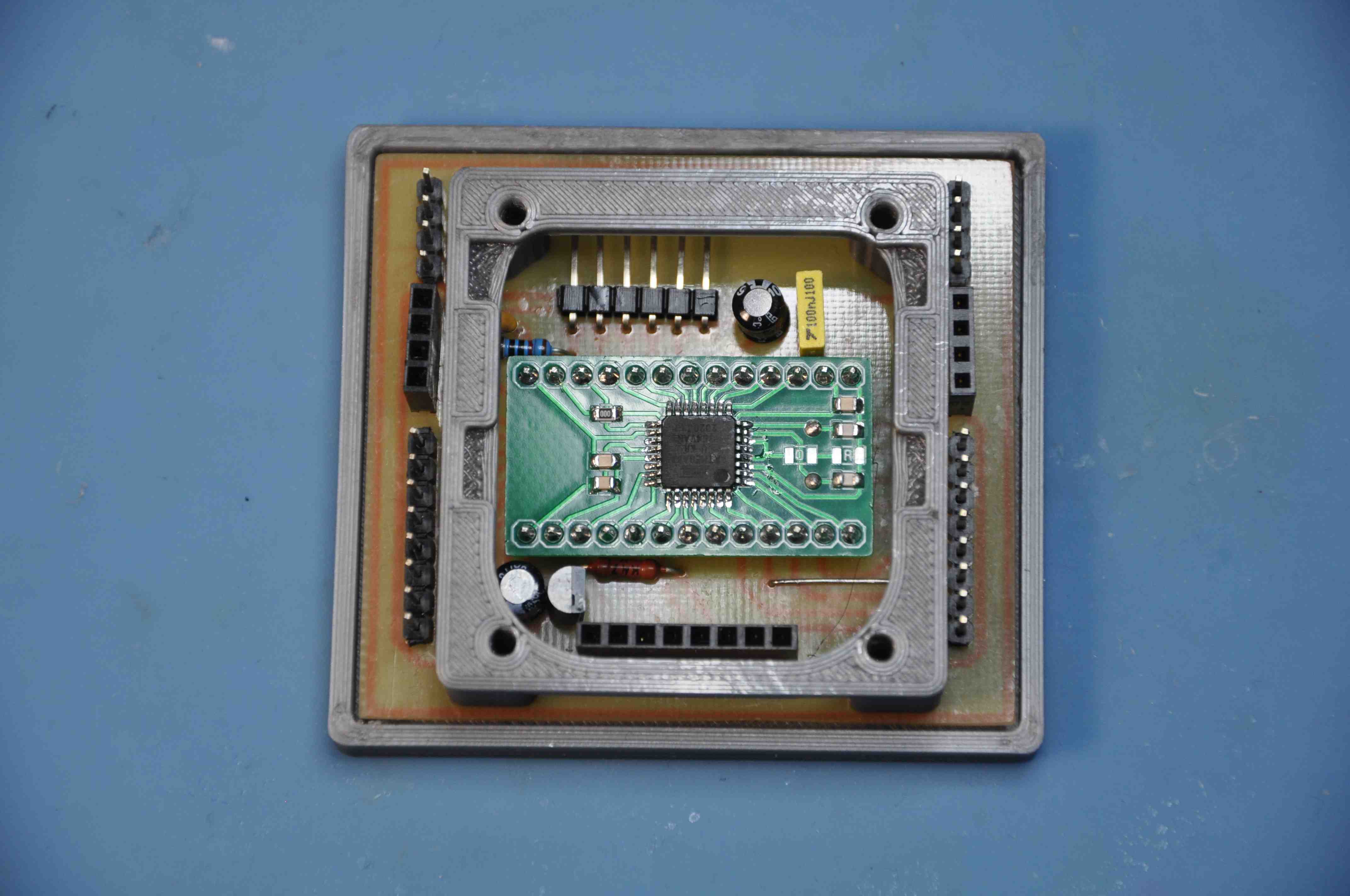Модуль с кнанштейном для дисплея