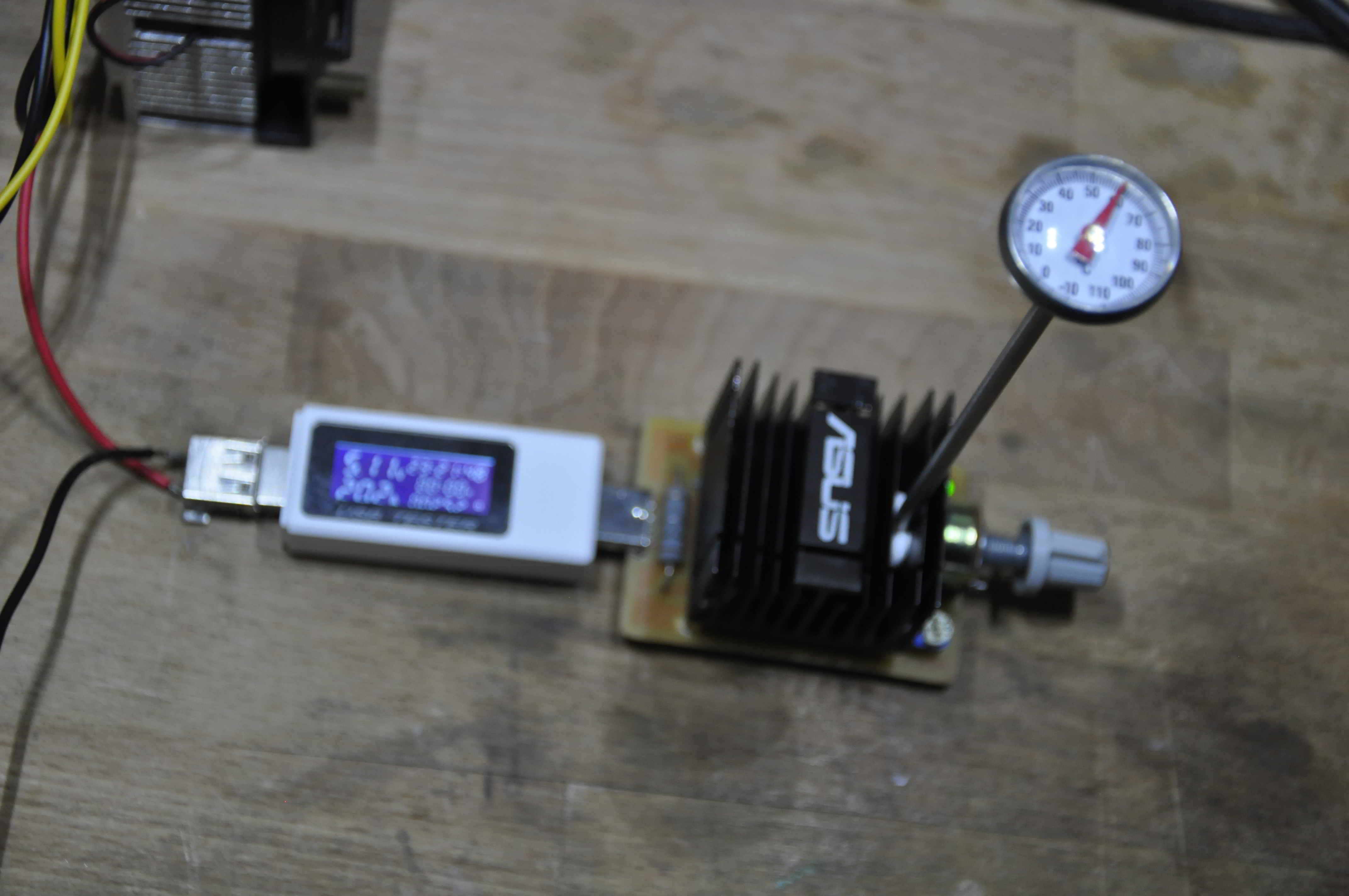 Температура радиатора при 2А