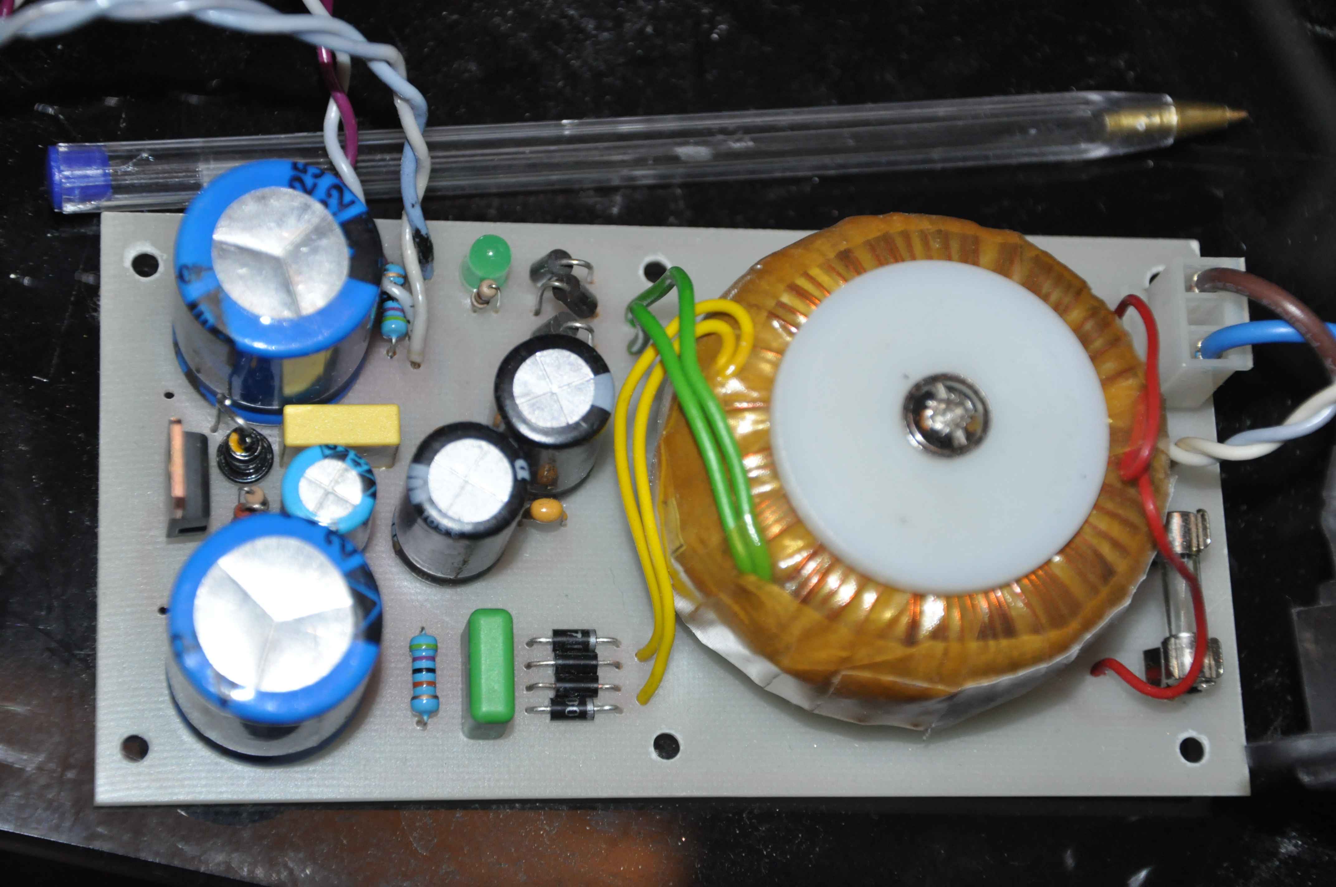 Внейний вид блока питания