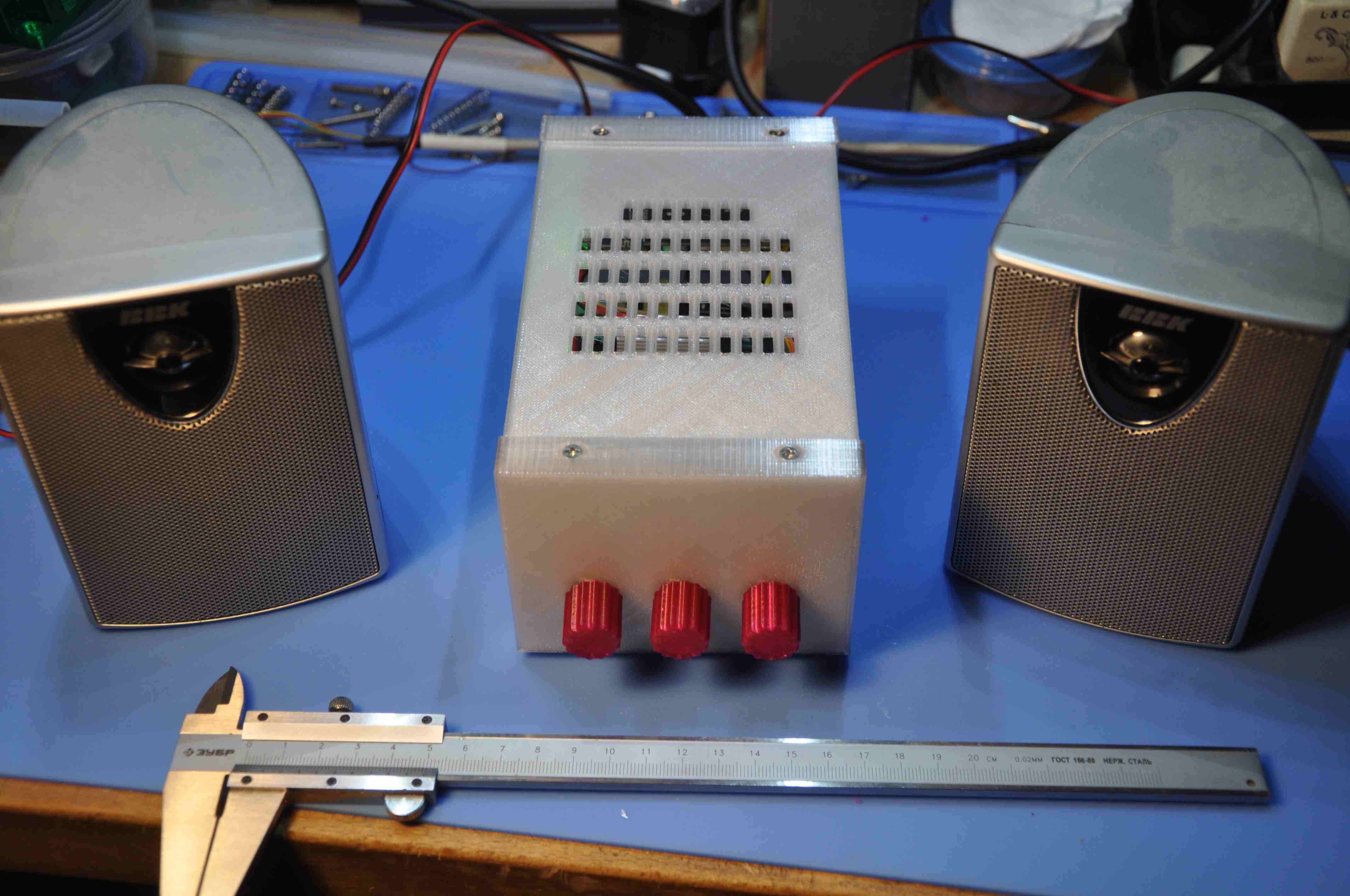 Внешний вид усилителя