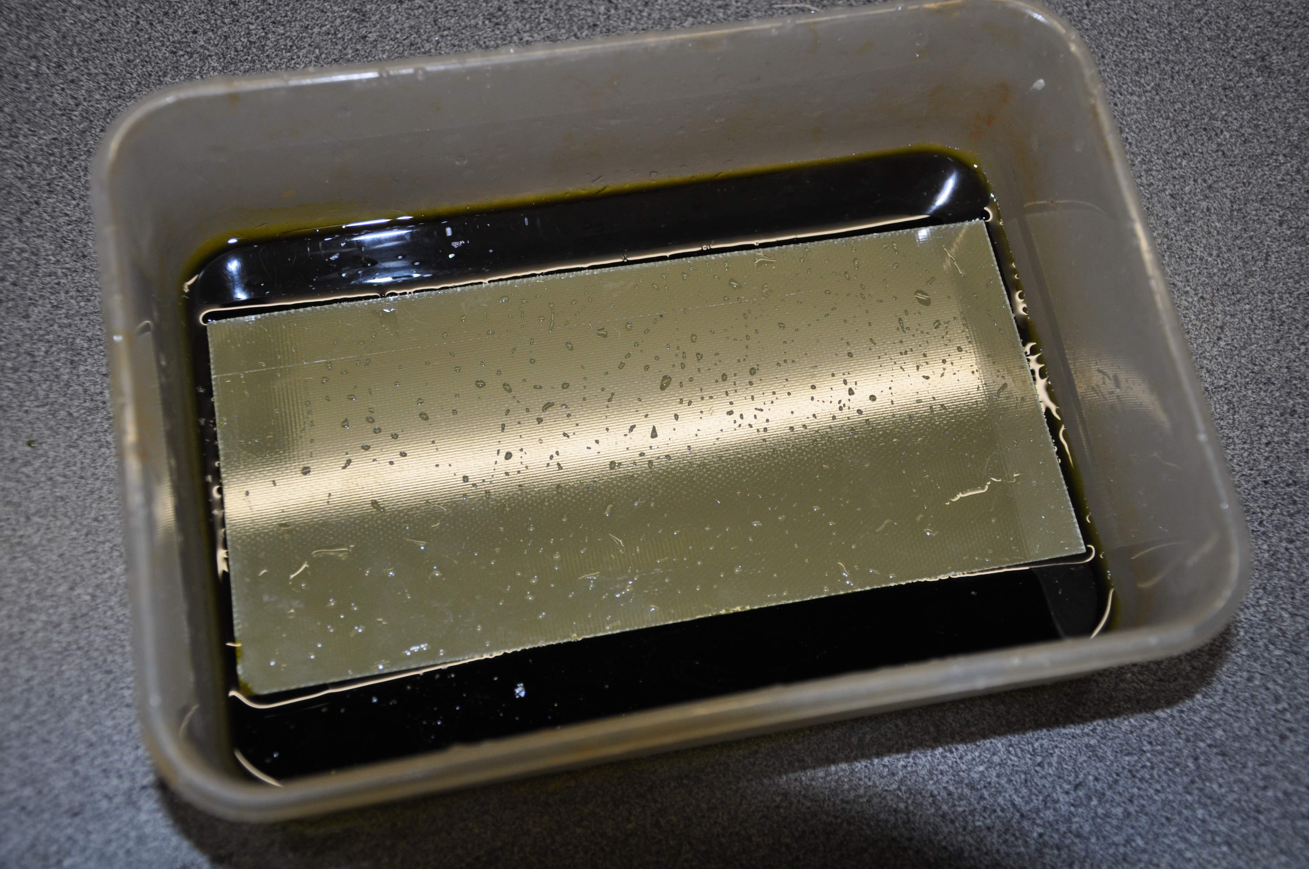 Фото платы плавающей в хлорном железе