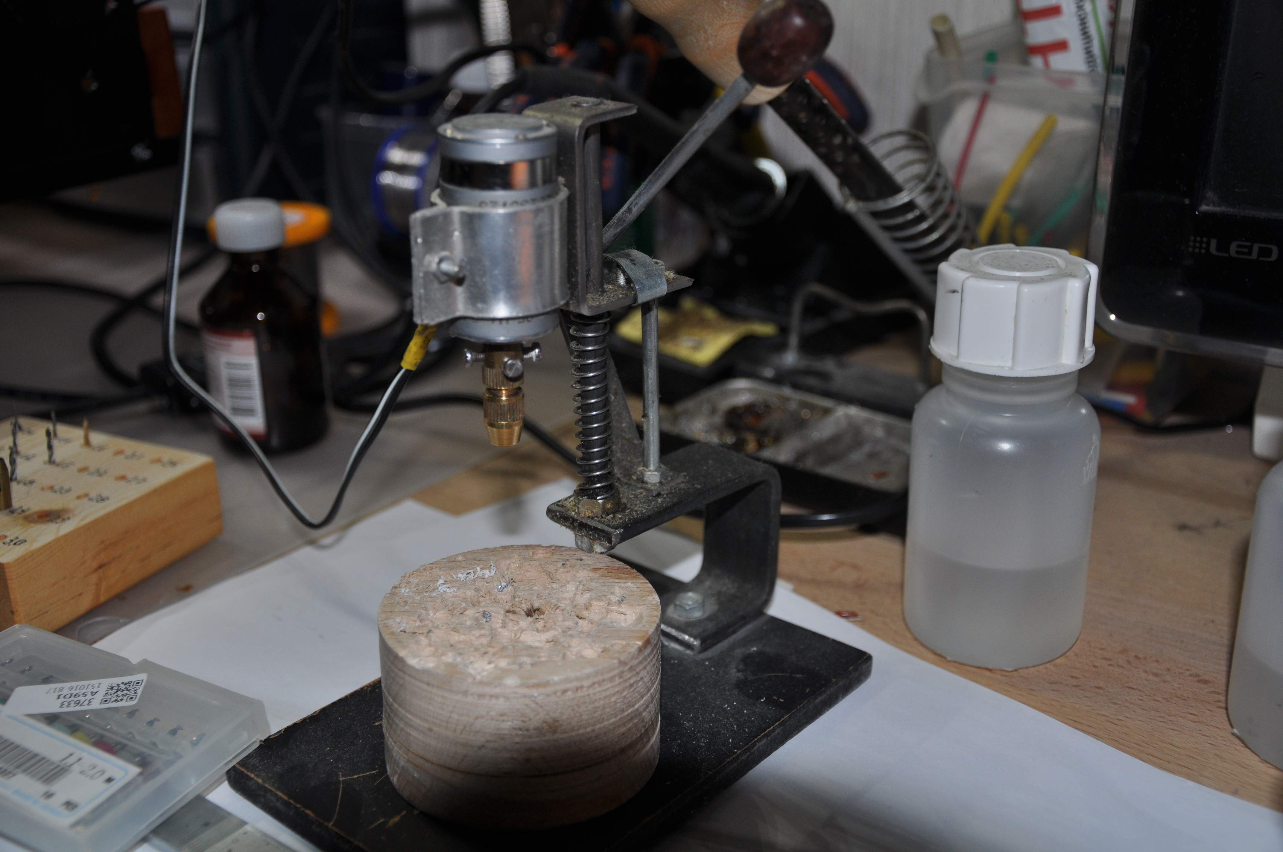 Фото станочка для сверления печатных плат