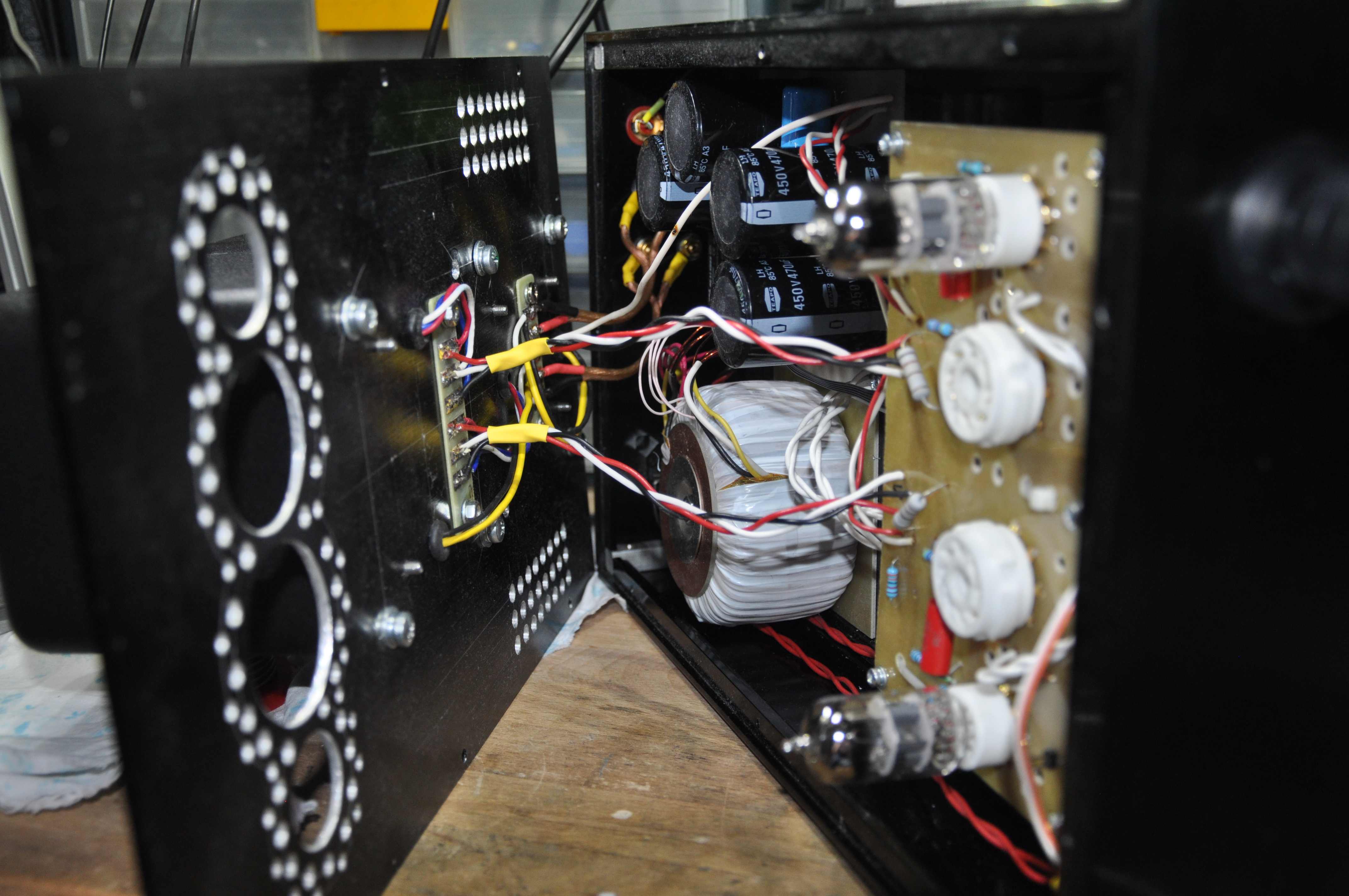 Усилитель внутри