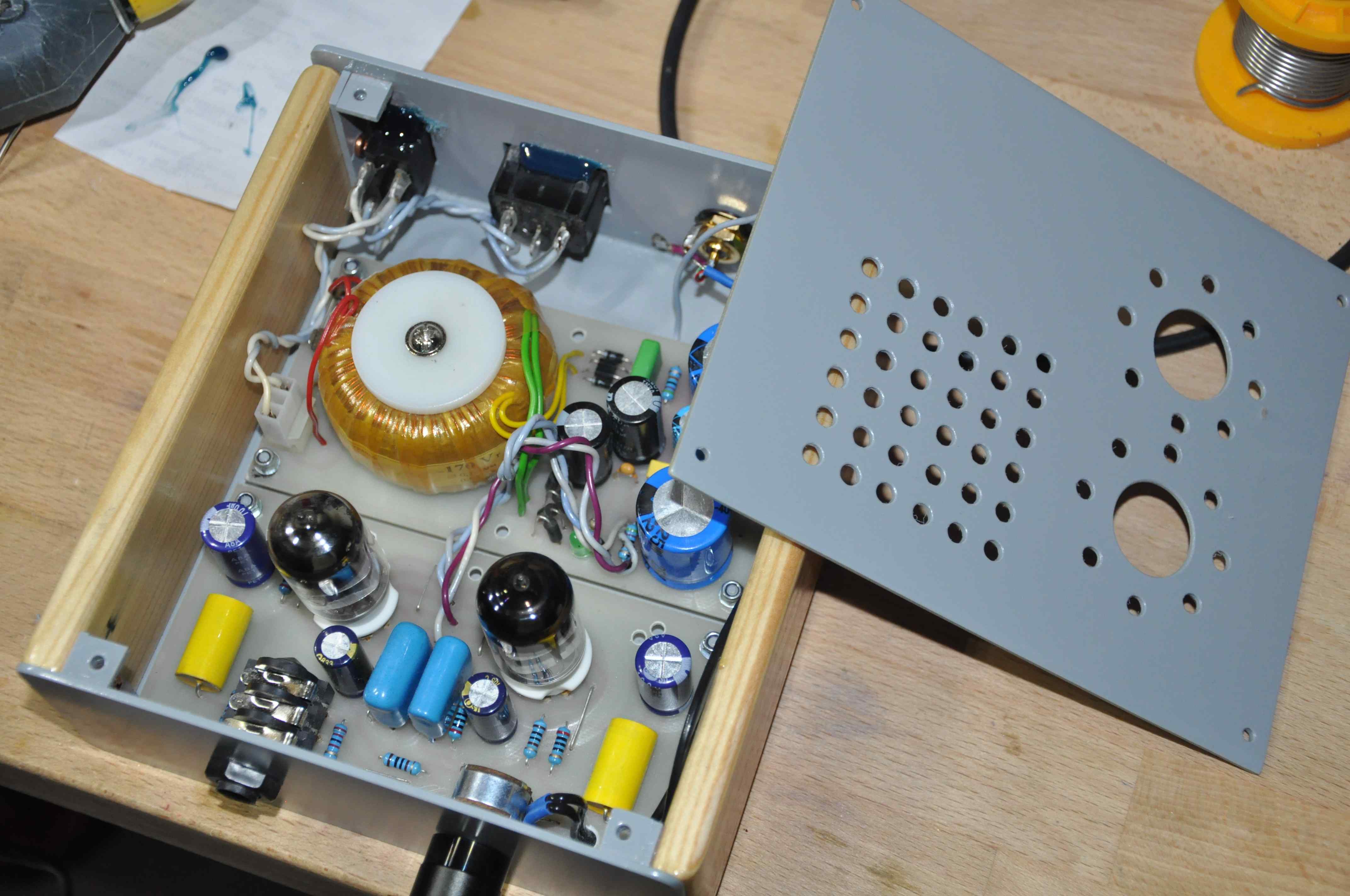 Усилитель в разобраном состоянии