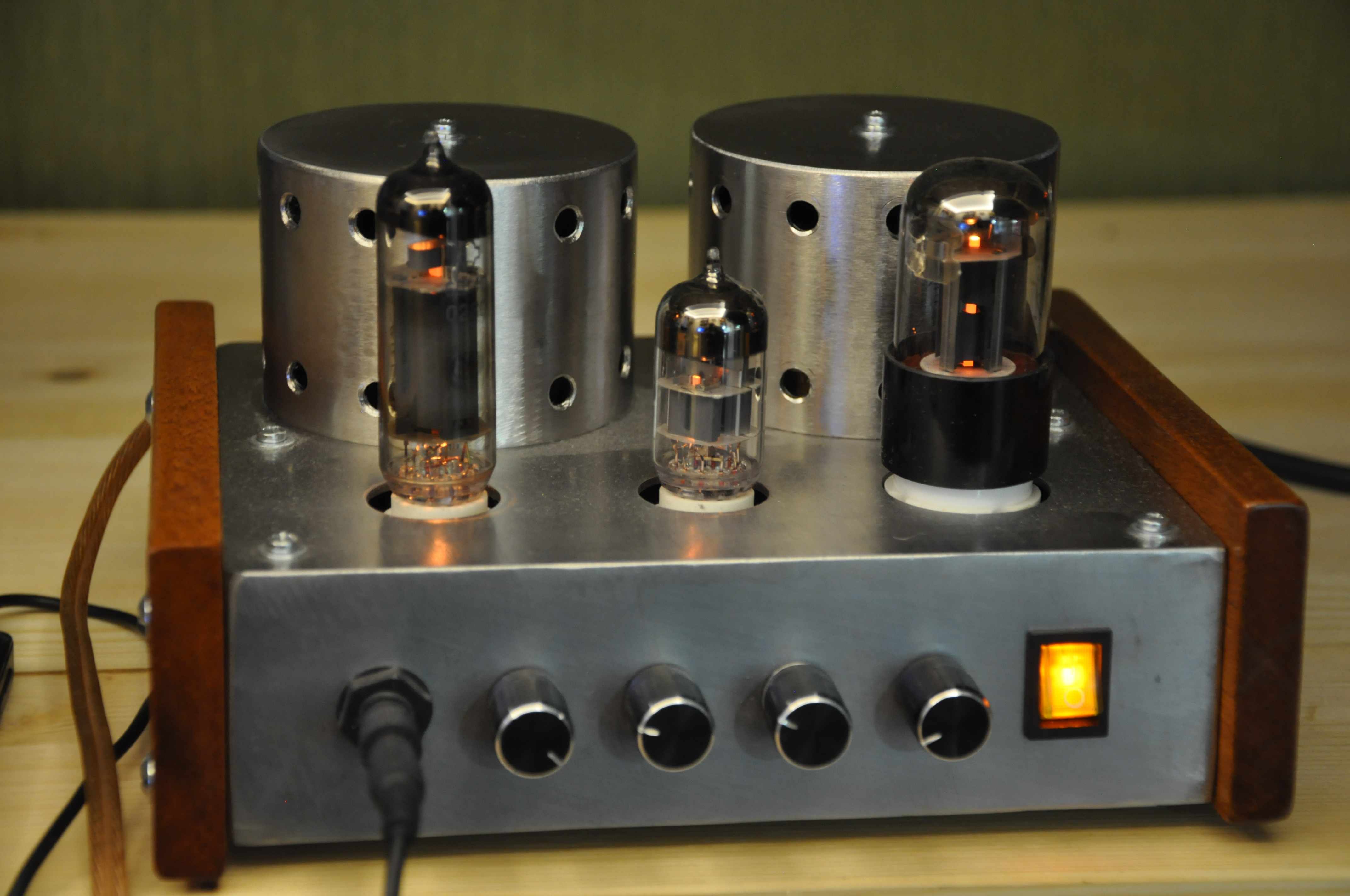 Окончательный вариант с отверстиями в колпаках трансформаторов