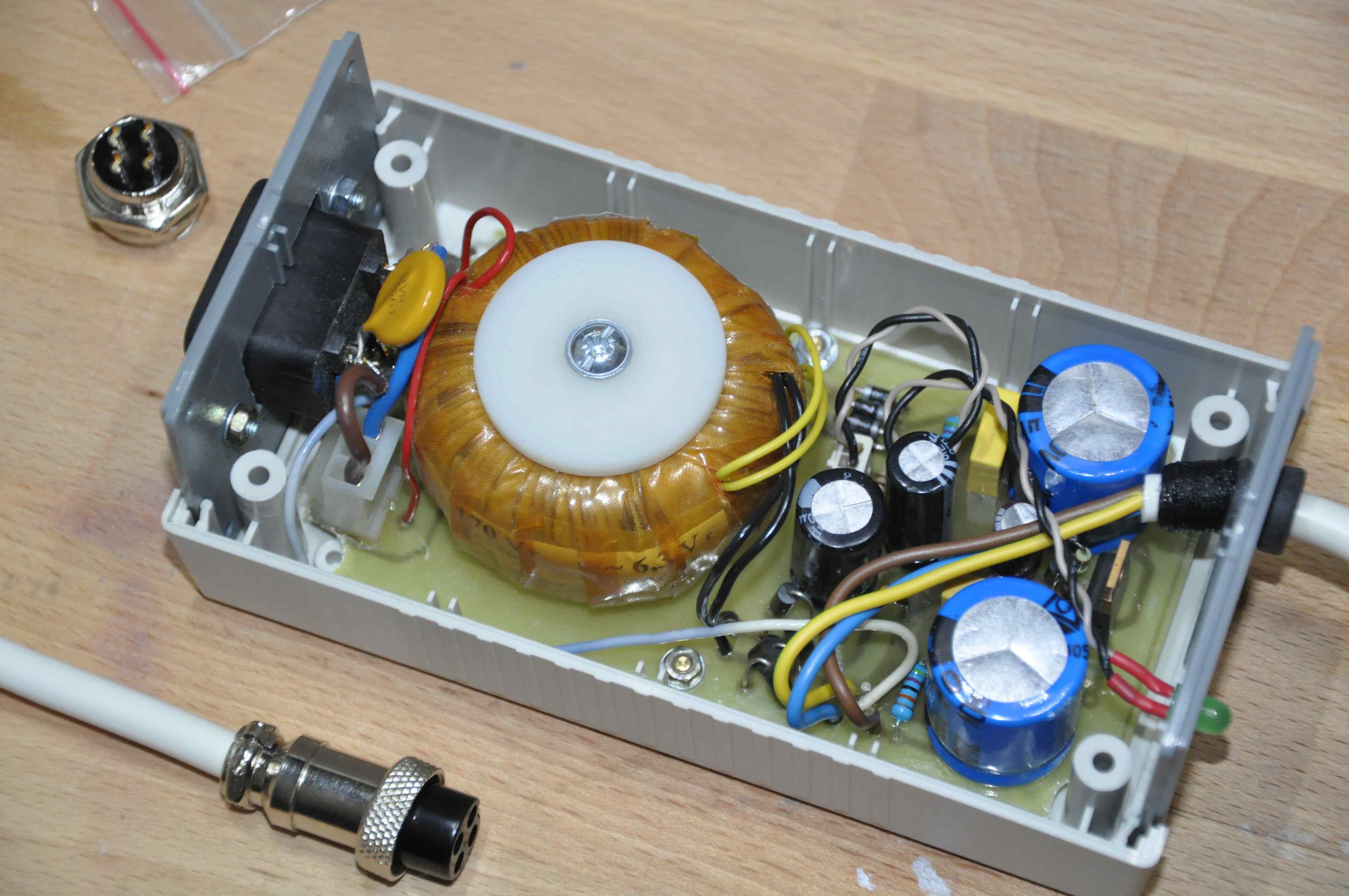 блок питания в корпусте